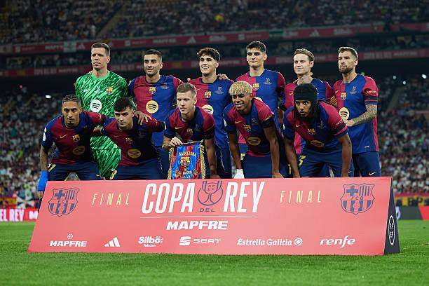 RMC：巴黎大巴被毕包球迷石块袭击，所幸并无人员受伤