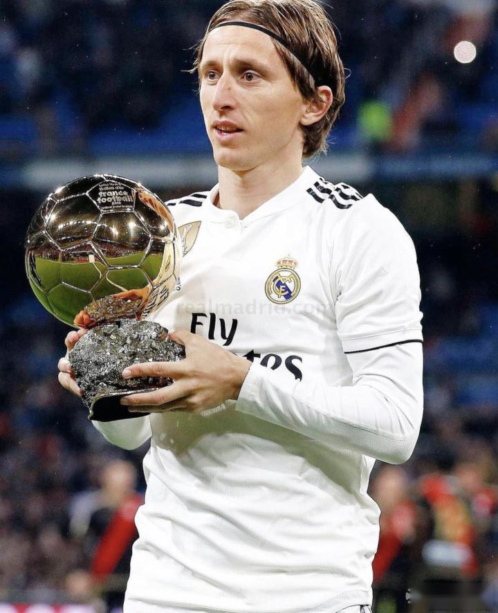 樊振东两度被上海记大功，王励勤力邀成就超级全满贯